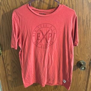 Men’s medium express short sleeve graphic tee red